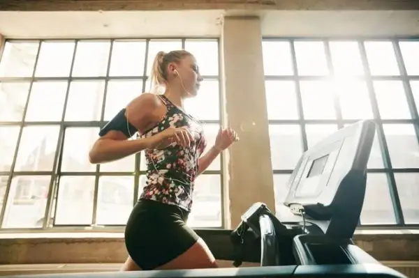 Jak robić cardio na bieżni, by szybko osiągnąć lepsze wyniki